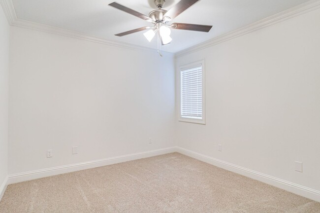 Building Photo - Beautifully Renovated 4-Bedroom Home in St...