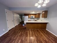 Building Photo - 141 Penny Ln