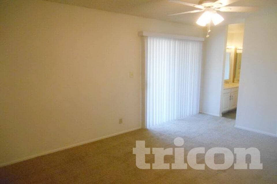 Building Photo - 823 W Juanita Cir