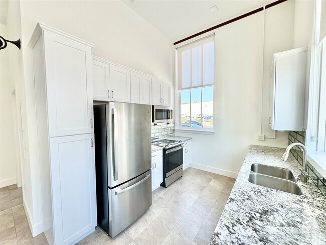 Building Photo - 2102 Mechanic St