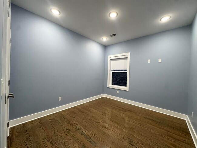 Building Photo - 339 Randolph Ave