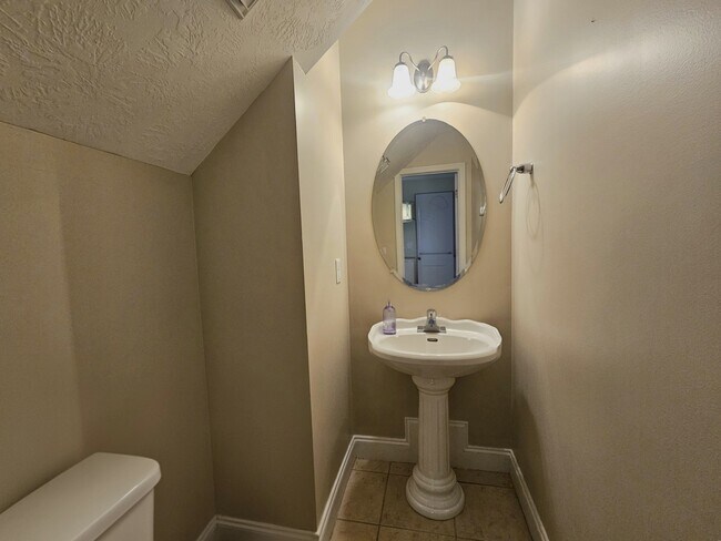 Building Photo - 1413 Leigh Ct