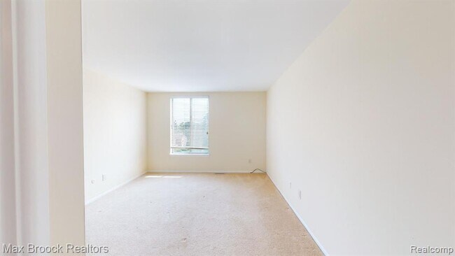 Building Photo - 600 W Brown St