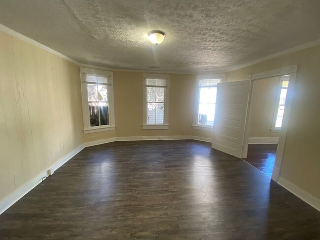 Building Photo - **ON HOLD**Midtown Columbus, GA 3 or 4 Bedroom / 2 Bathroom Home for Rent***