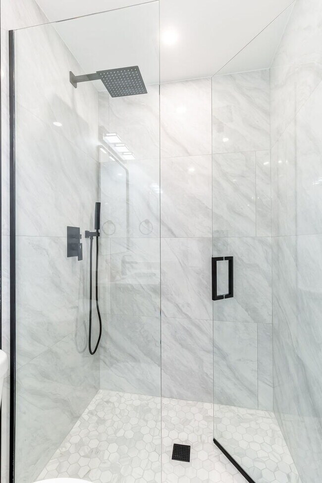 Building Photo - 1225 Radcliffe Rd