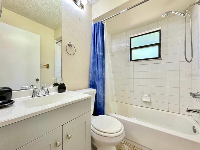Building Photo - 2625 Narcissus Dr
