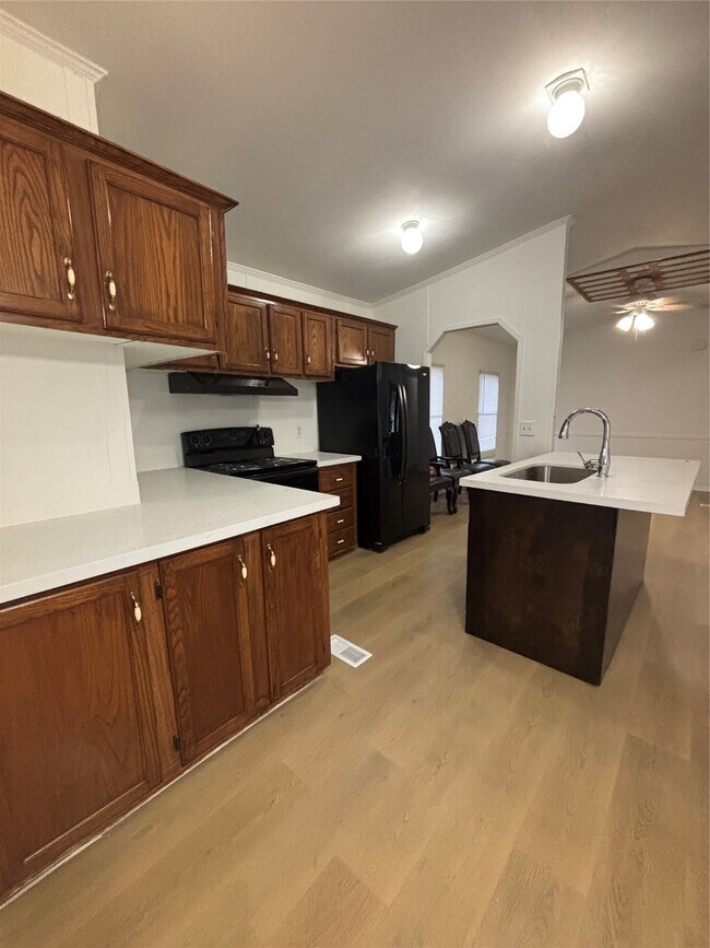 Building Photo - 10010 Cedar Landing Dr