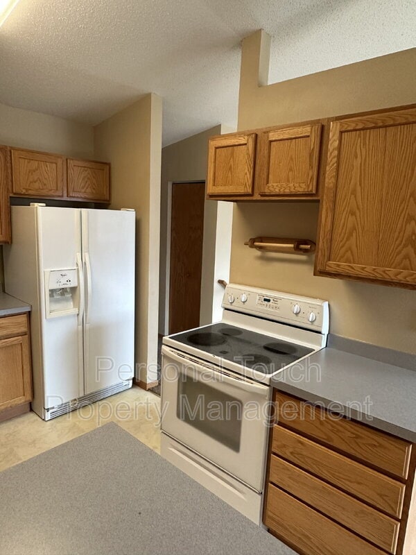 Building Photo - 2571 Amber Valley Ct