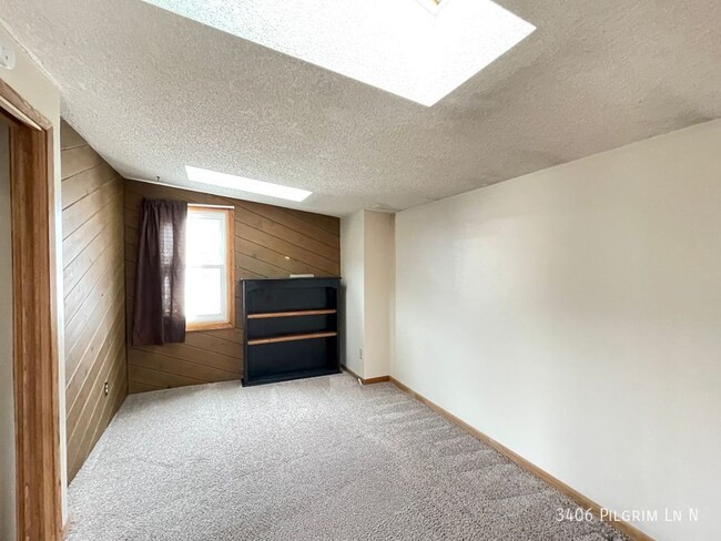 Building Photo - 3406 Pilgrim Ln N