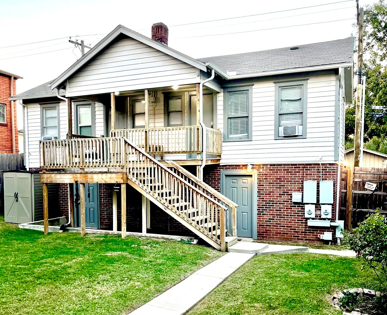 Building Photo - 1216 S Saint Louis Ave