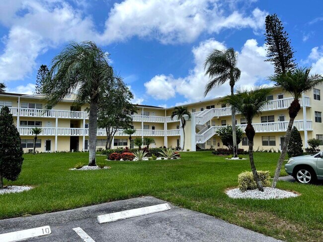 Building Photo - 198 Dorset E