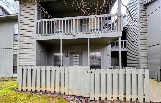 Building Photo - 1861 Tryon Dr