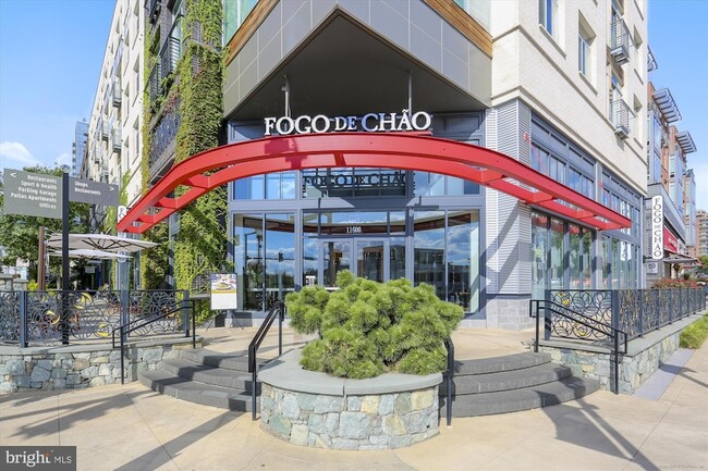 Building Photo - 930 Rose Ave