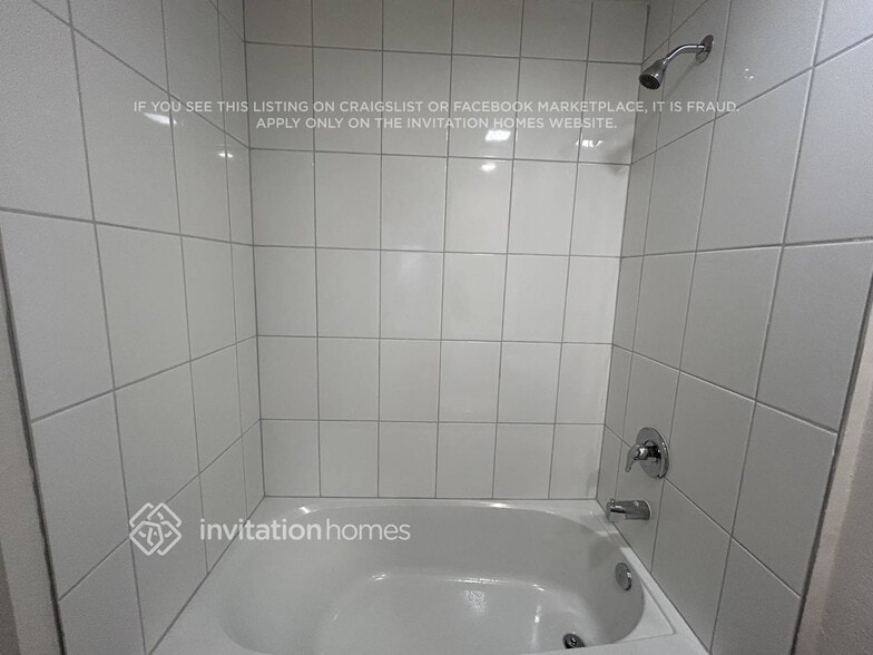 Building Photo - 214 NW 8th Terrace