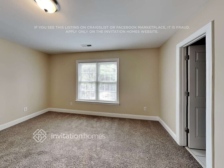 Building Photo - 9014 Sandpiper Dr