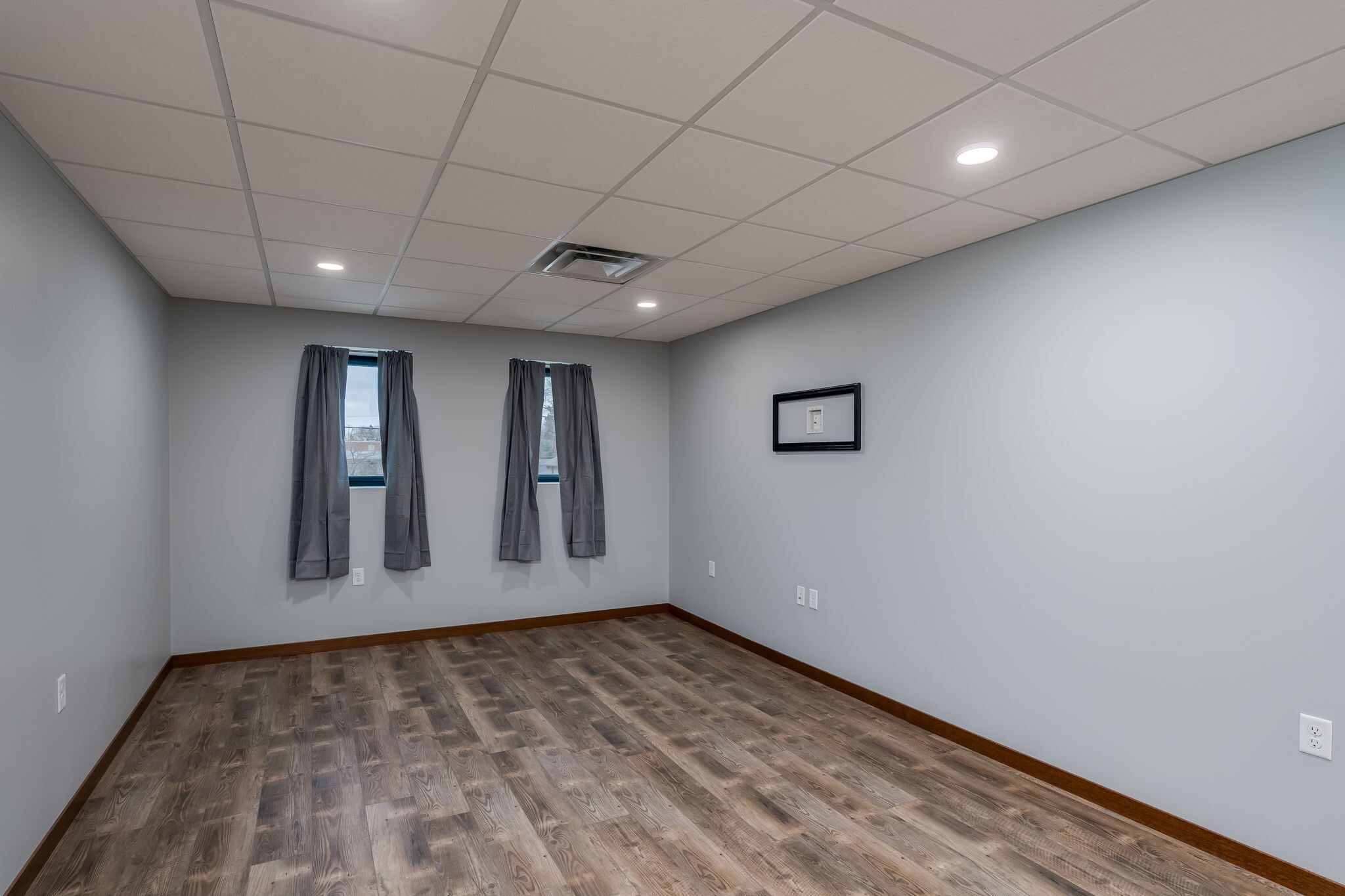 Family Room - 513 N Riverfront Dr