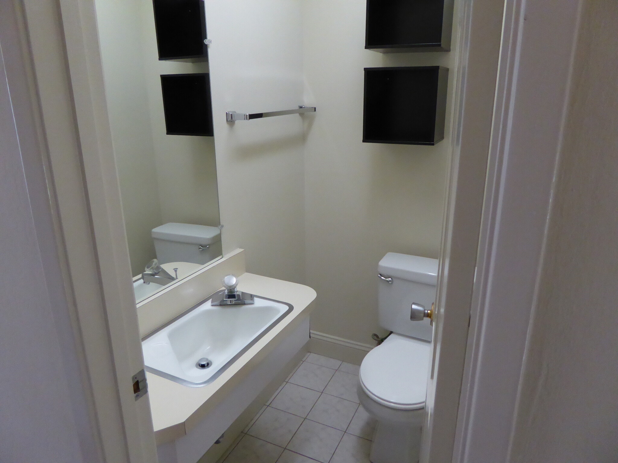 Half bath - 3140 Neal Ave