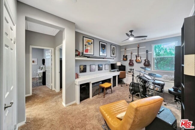 Building Photo - 28667 N Pietro Dr