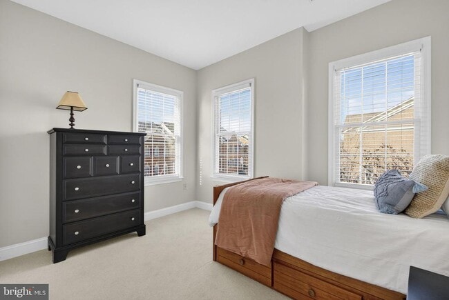 Building Photo - 43789 Water Bay Terrace