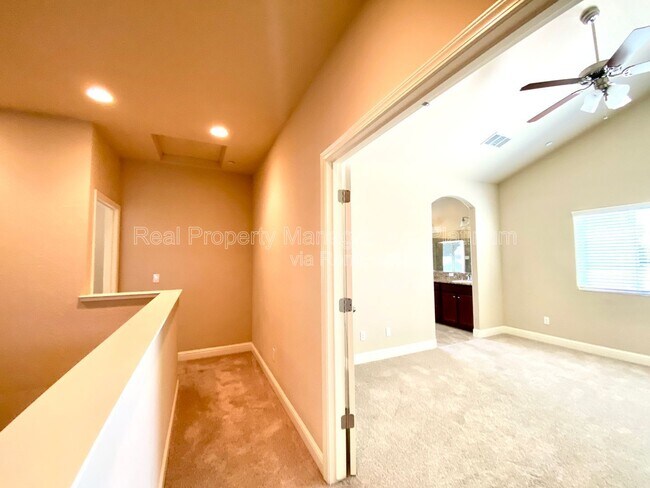 Building Photo - 6162 E Farrin Ave