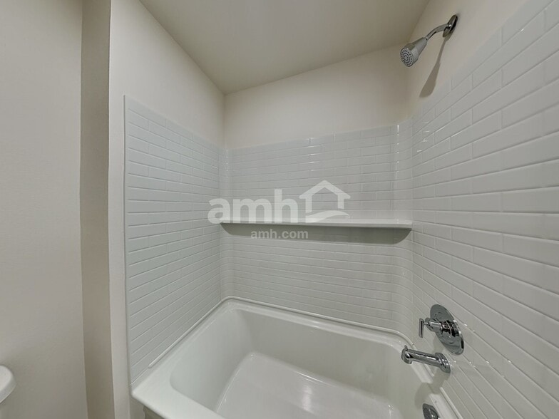 Building Photo - 4739 86th Ave NE