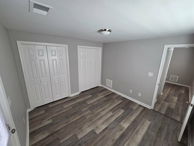 Building Photo - 923 Rose Hill Ave