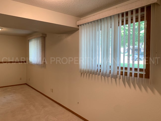 Building Photo - 2509 S Groveland Ave