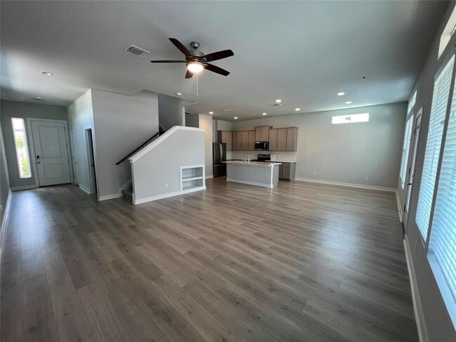 Building Photo - 2211 Vino Dulce
