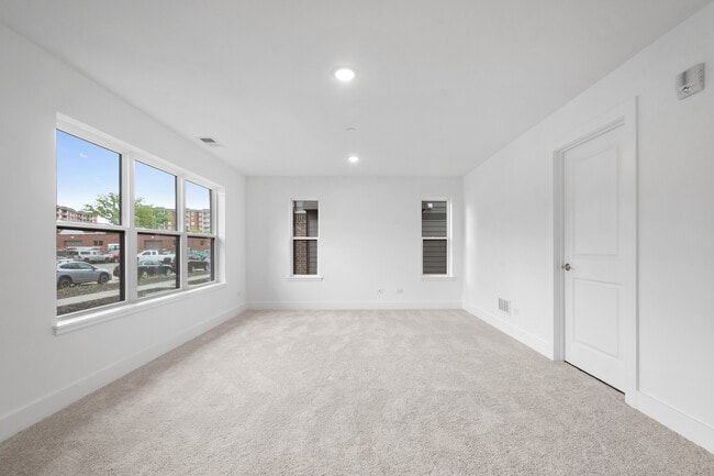 Building Photo - 8375 Mulberry Ave