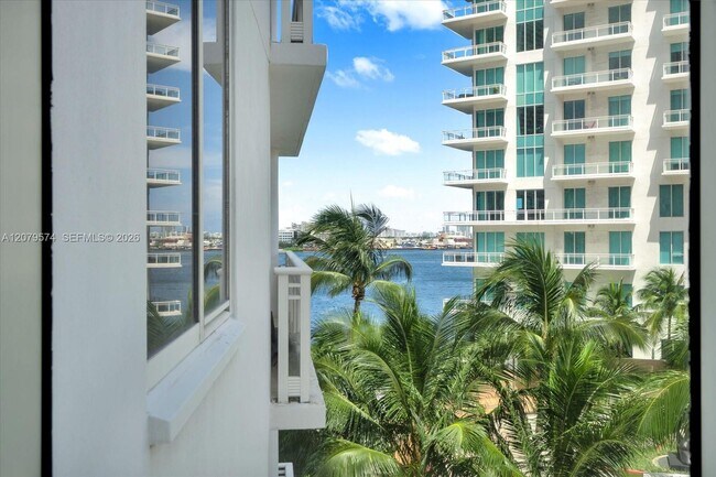 Building Photo - 901 Brickell Key Blvd