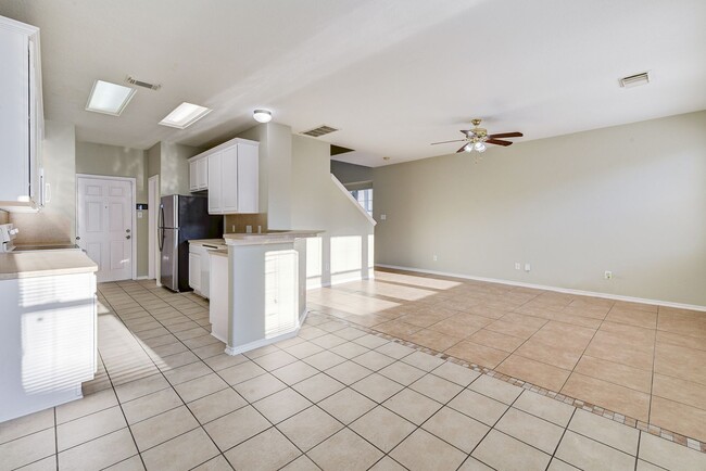 Building Photo - Gorgeous 3bed/2.5bath home!