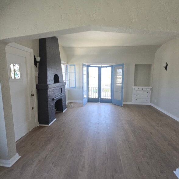 Building Photo - 479 Gaviota Ave