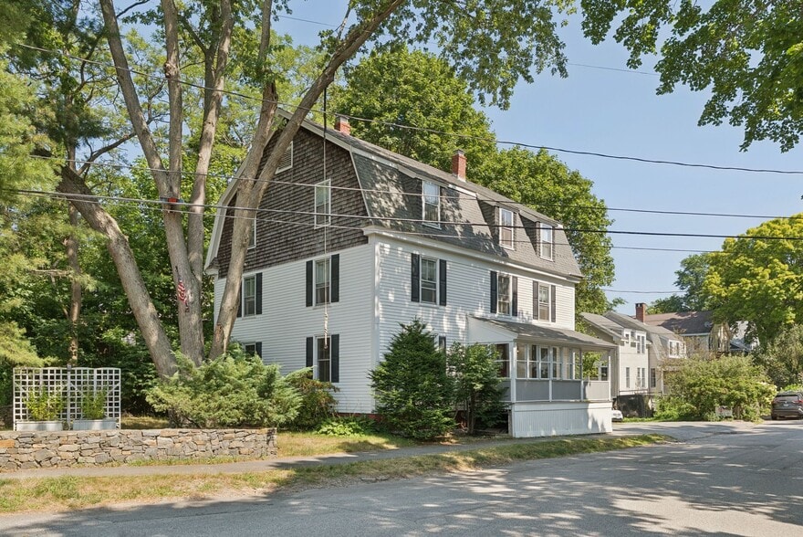 Primary Photo - 2 Cottage Ln
