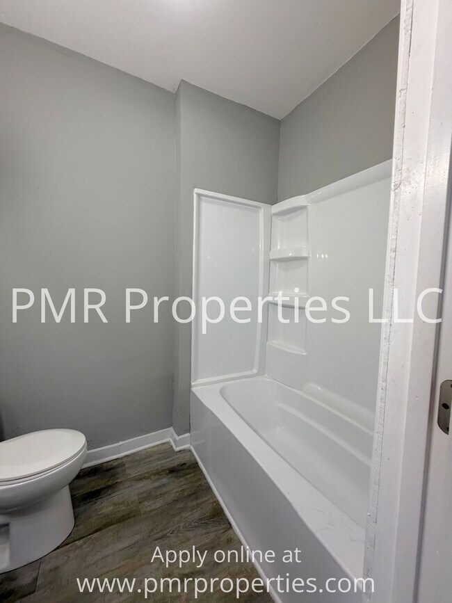 Building Photo - 2529 S 13th St