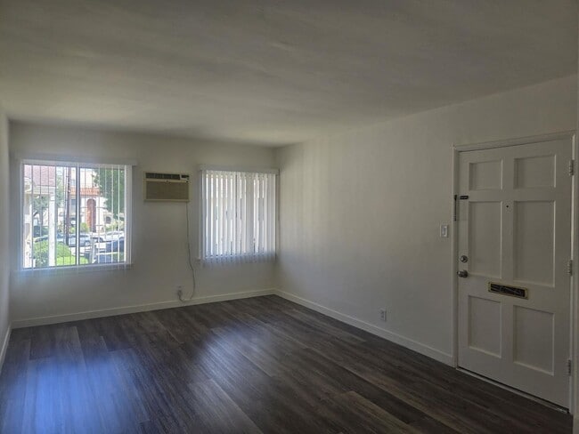 Interior Photo - #279