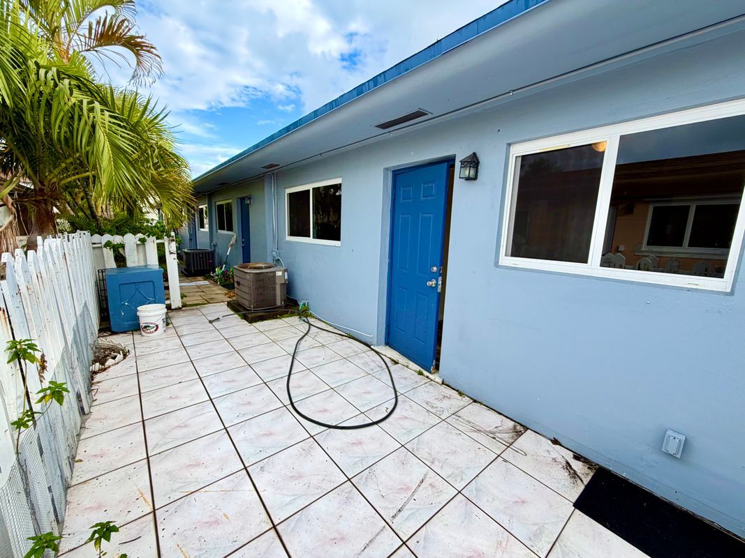 Building Photo - 1821 N 17th Ct