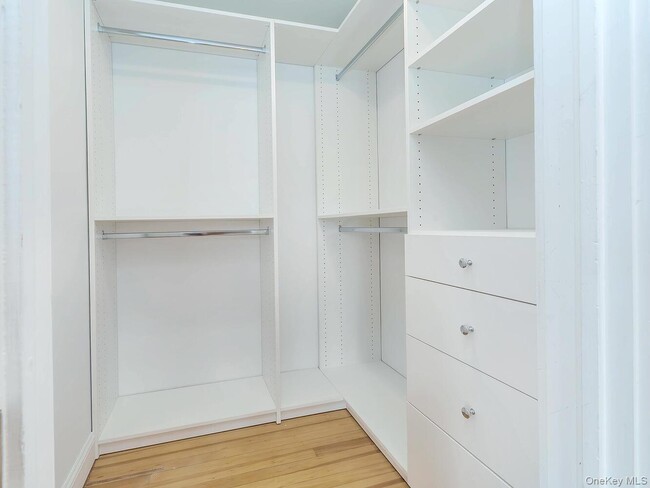 Building Photo - 7 Kissam Ln