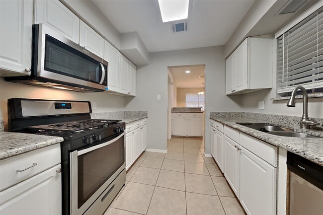 Building Photo - 2311 Whispering Wind Ln