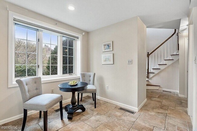 Building Photo - 2 br, 3 bath House - 17 Highland Ct