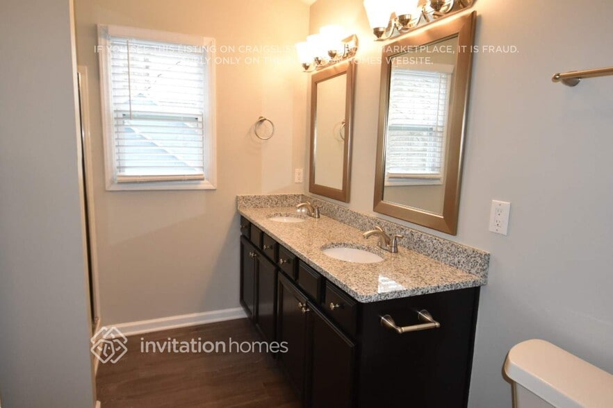 Building Photo - 3349 Daingerfield Dr