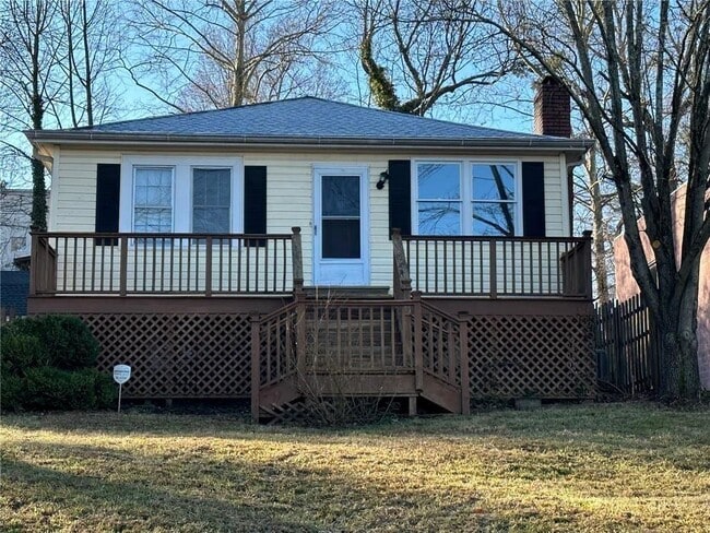 Building Photo - 1398 Woodmont Ln NW