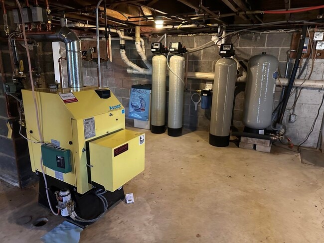 Building Photo - 15 Goen Rd