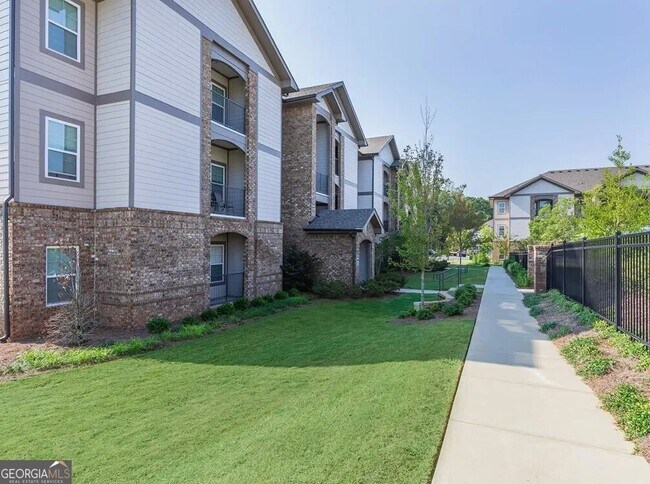 Building Photo - 2080 One White Oak Ln