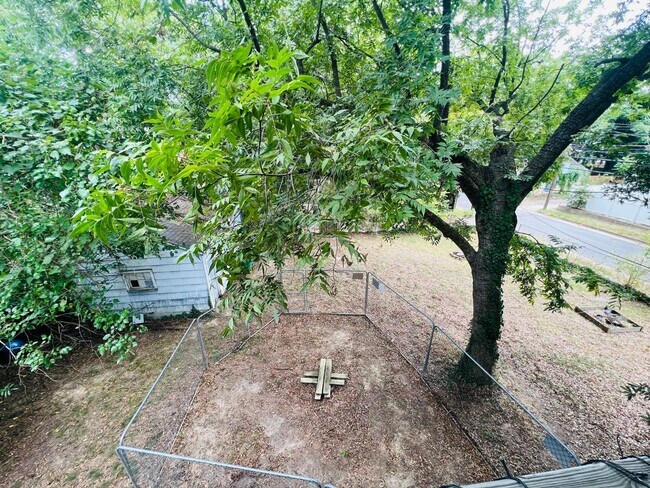 Building Photo - Charming 3bdrm/1.5bth Home Conveniently Located in Richmond's North Highland Park Subdivision w/P...