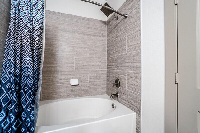 Building Photo - 1125 Pierce St