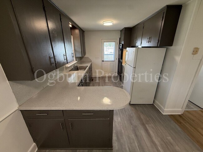 Building Photo - 117 Caroline Ct