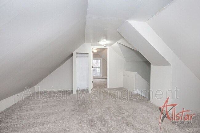 Building Photo - 2045 W 89th St