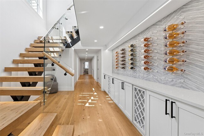 Building Photo - 510 Abrahams Path