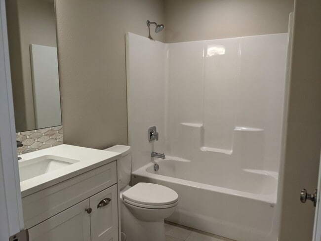 Building Photo - 20482 Murphy Rd