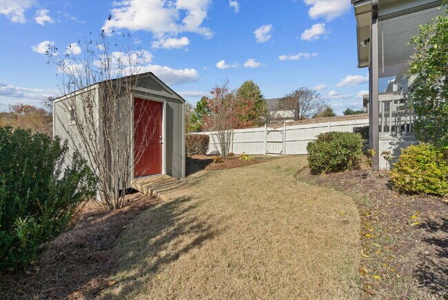 Building Photo - Welcome Home: Spacious 3-Bedroom Retreat i...